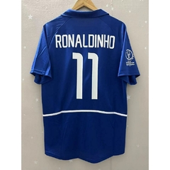 CAMISA RETRÔ DO BRASIL - RONALDINHO 11 - AWAY 2002 (COM PATCH)