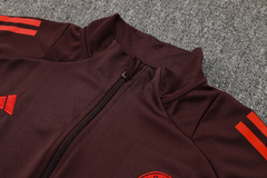 CONJUNTO AGASALHO DO BAYERN DE MUNIQUE 24/25 na internet
