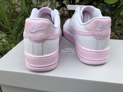 Imagem do NIKE AIR FORCE 1 - BRANCO/ROSA - UNISSEX