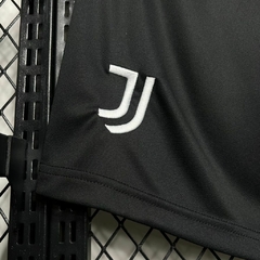SHORT DA JUVENTUS - PRETO 24/25 na internet