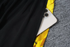 CONJUNTO DE TREINO DO BORUSSIA DORTMUND - PRETO/AMARELO 24/25 na internet