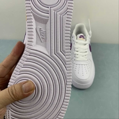 Imagem do NIKE AIR FORCE 1 - BRANCO/ROXO - UNISSEX