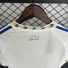 CAMISA DO LEEDS UNITED - HOME 25/26 - NETSHIRTS