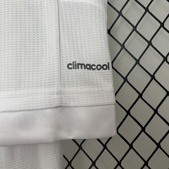 KIT INFANTIL RETRÔ DO REAL MADRID - HOME 15/16 na internet