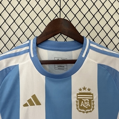 CAMISA FEMININA DA ARGENTINA - HOME 24/25 - NETSHIRTS