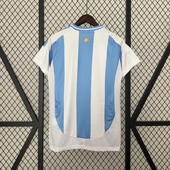 Imagem do CAMISA FEMININA DA ARGENTINA - HOME 24/25