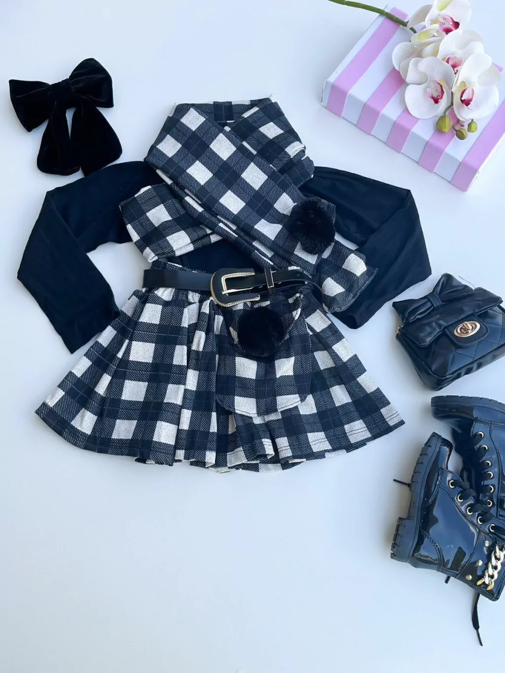 CONJUNTO INFANTIL XADREX COM CACHECOL SAIA PLISSADA