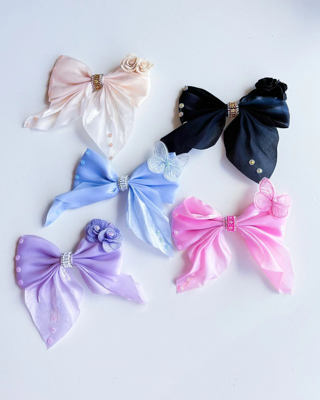 LAÇO INFANTIL CETIM BORBOLETA