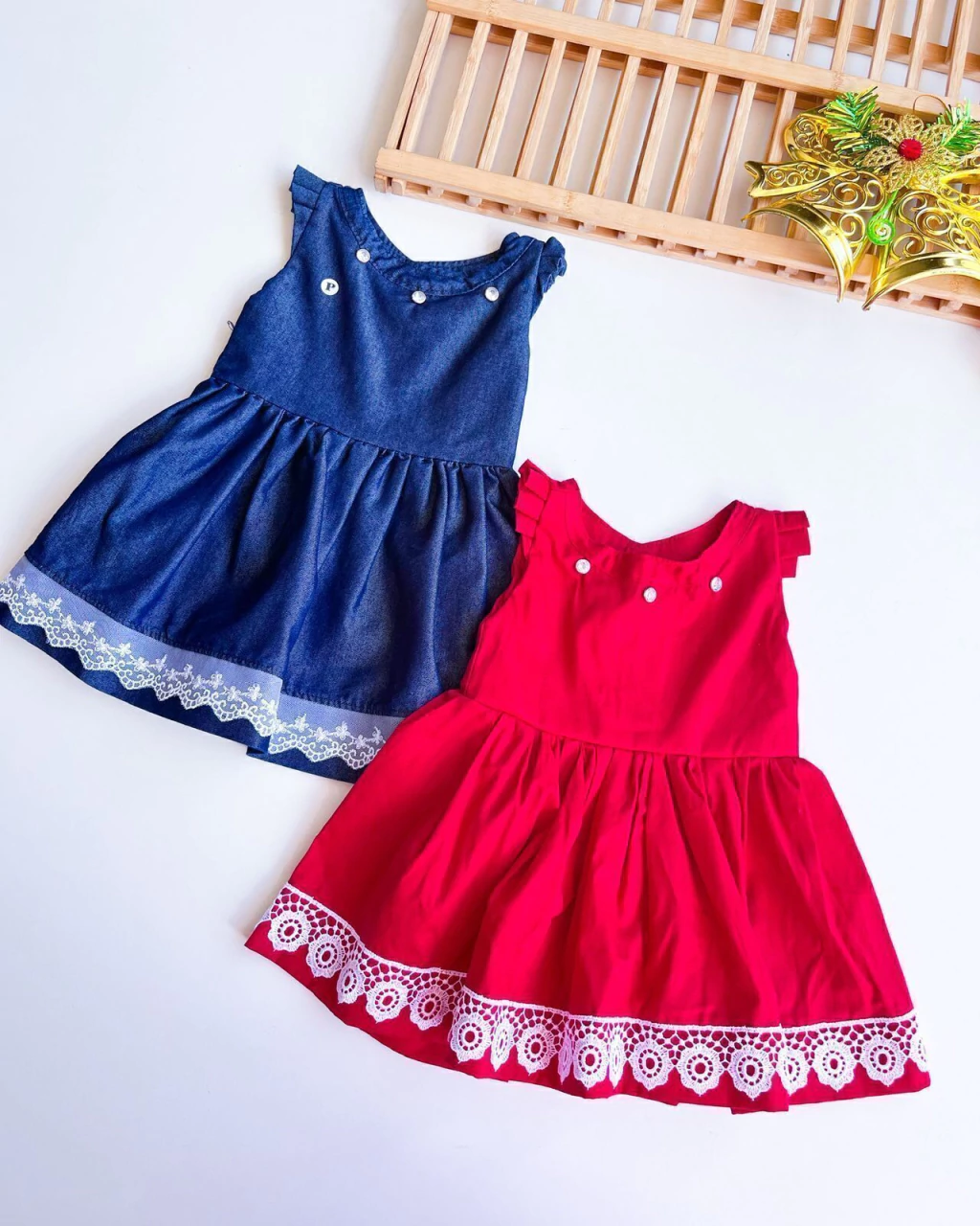 VESTIDO BABY JEANS NATAL COM APLIQUE 3 A 6 MESES