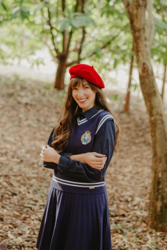 Colete Alice - tricô feminino, azul marinho, sem mangas e bordado frontal lateral na internet