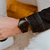 reloj negro correa negra marca Valkur diseñado en argentina