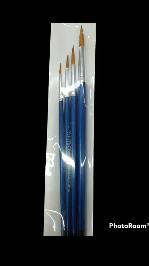 SET DE PINCELES PARA TEMPERA Y ACUARELA X 4 UNID ( 300299 )