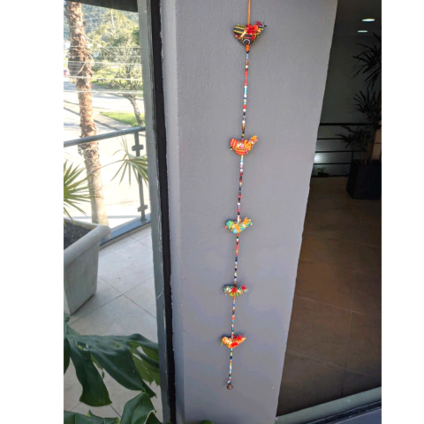 Móbile passarinho coloridos com tecido na internet