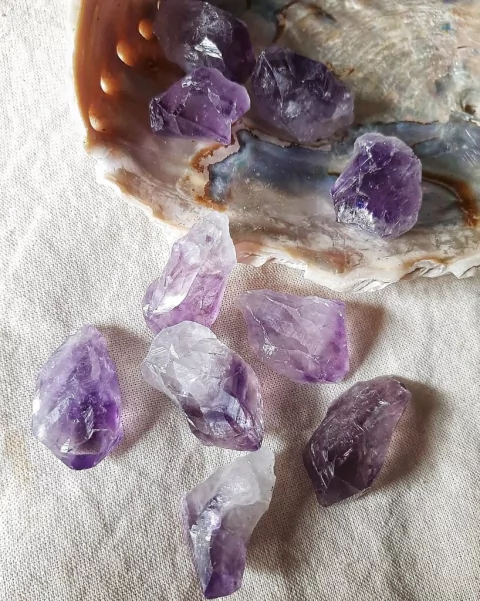 PUNTAS DE AMATISTA EN BRUTO