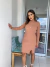 Vestido tricot rayon gola alta com fenda - areia