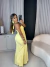 Vestido longo fluído com amarração no pescoço - amarelo na internet