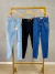 Calça jeans mom preta com botões na barra. 44 - Amor de Peça - Looks Femininos Estilosos, Loja de Roupa Feminina Online