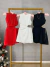 Vestido curto com strass e fenda lateral - vermelho