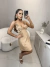 Vestido de alfaiataria com aplicação de flor 3d - dourado