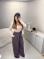 Calça alfaiataria wide leg com fechamento frontal de botão - marrom - comprar online