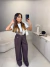 Calça alfaiataria wide leg com fechamento frontal de botão - marrom na internet