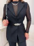 Colete tweed com cinto cravejado - preto - comprar online
