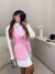 Colete tweed com cinto cravejado - rosa bebê na internet