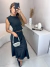 Cropped com aplicação de pedrarias - preto na internet