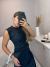 Cropped com aplicação de pedrarias - preto - comprar online