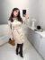 Sobretudo trench coat com botões dourado - creme - comprar online