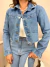 Jaqueta jeans com bolsos curta - lavagem média - comprar online