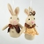 Casal De Coelhos Bege Pendente 18x8x6cm Páscoa Kit 2pc - loja online