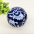 Bola Decorativa Porcelana De Mesa 10cm Azul E Branca Escura na internet