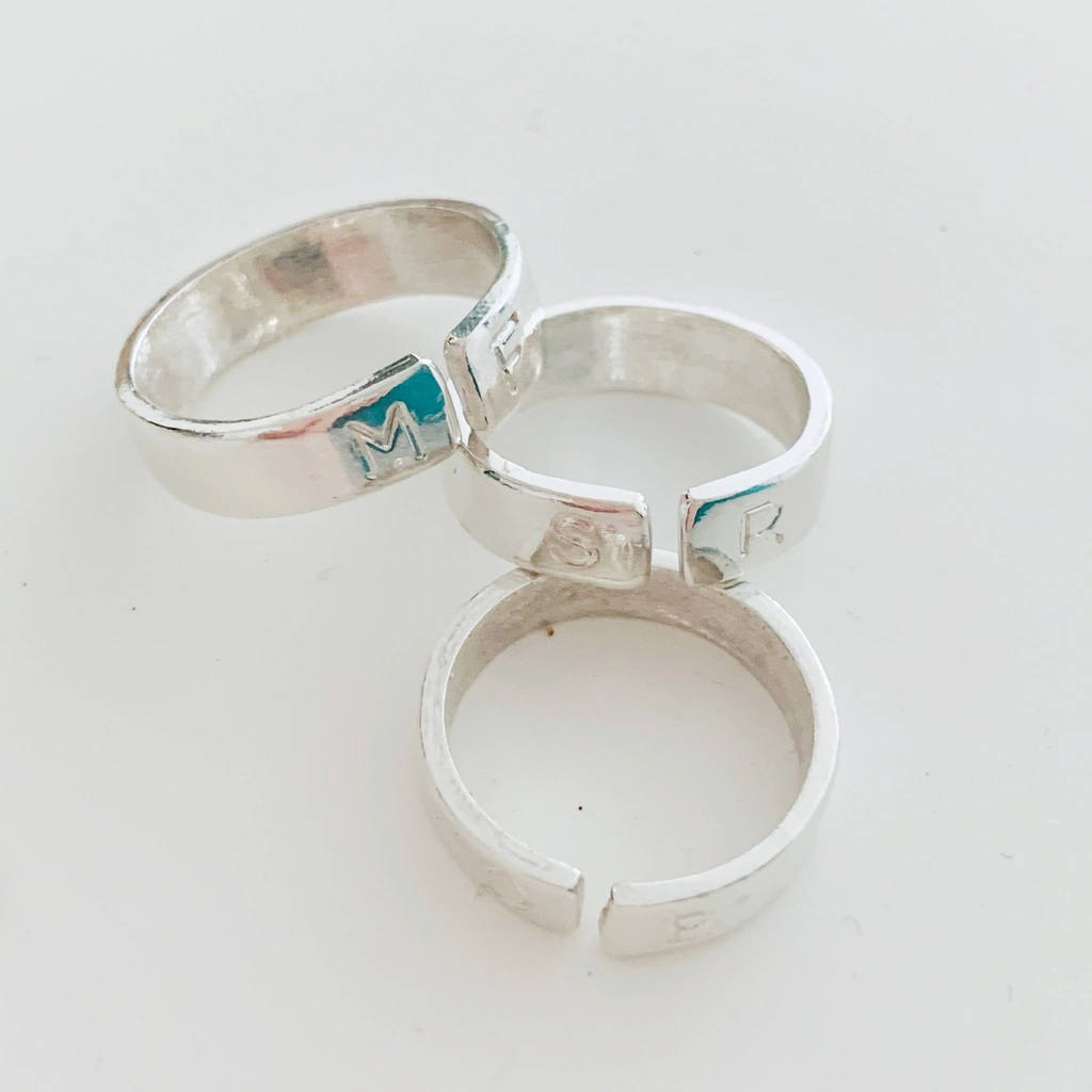 Anillo Iniciales