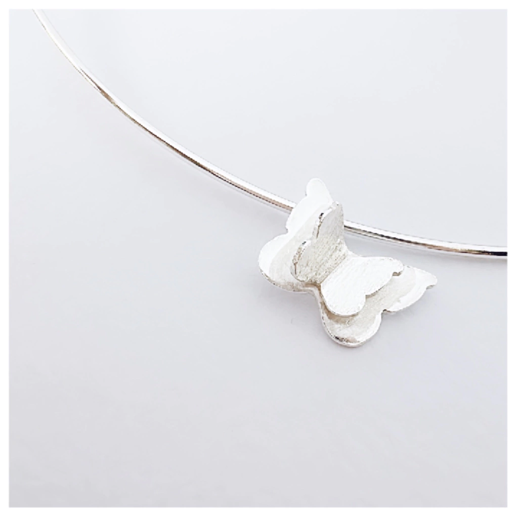 Mariposa (dije)