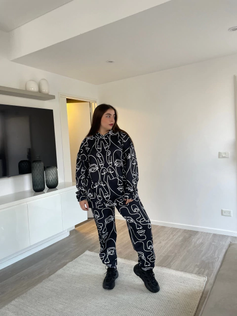 Conjunto Oversize Galaxy Black