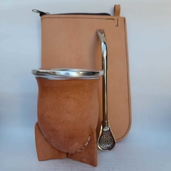 OF24 - Oferta Mate Calabaza forrada Cuero + Bombilla Pico de Loro Acero + Yerbera Cuero