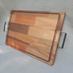 A28 - Tabla de Eucalipto alistonado con Manijas de Hierro - Tienda Matera