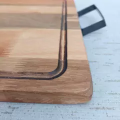 A28 - Tabla de Eucalipto alistonado con Manijas de Hierro