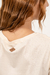 Remera Loa Flores - Arena - tienda online