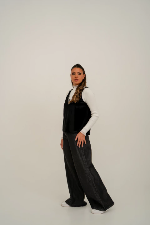 Musculosa negra Zonda