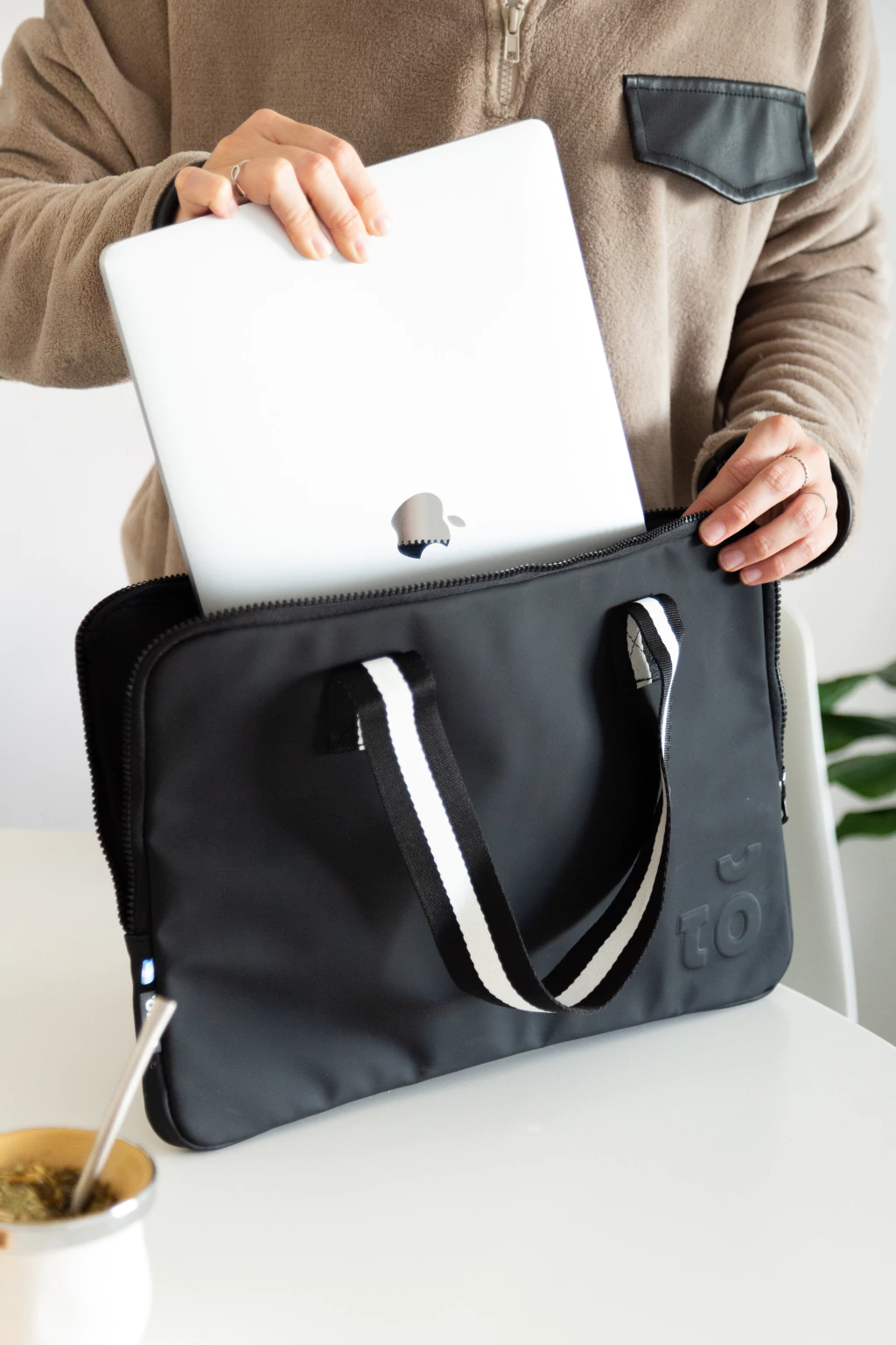 Porta notebook manija engomado