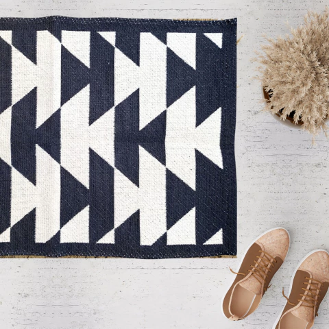 Tapete Tapetinho Tear Algodão 0,47x0,70m Geometrico Triangulos Caribe Preto