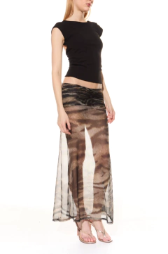 REMERA SARA BLACK en internet