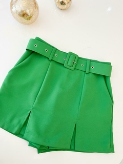 Shorts saia alfaiataria - Verde na internet