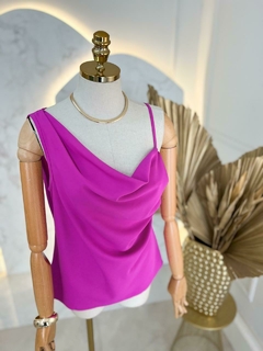 Blusa assimétrica - Fucsia na internet