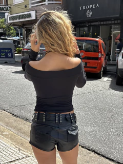 Top off shoulder en internet
