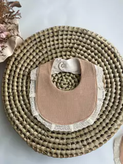 Image of Babero Bernarda