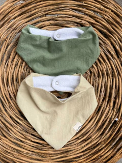 Imagen de Babero Bandana - 11 colores disponibles