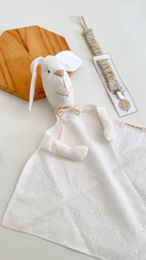 Muñeco de apego Rabbits combinado - comprar online